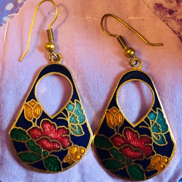 Vintage Earrings, Flower Basket Butterfly, Garden - Picture 4 of 11